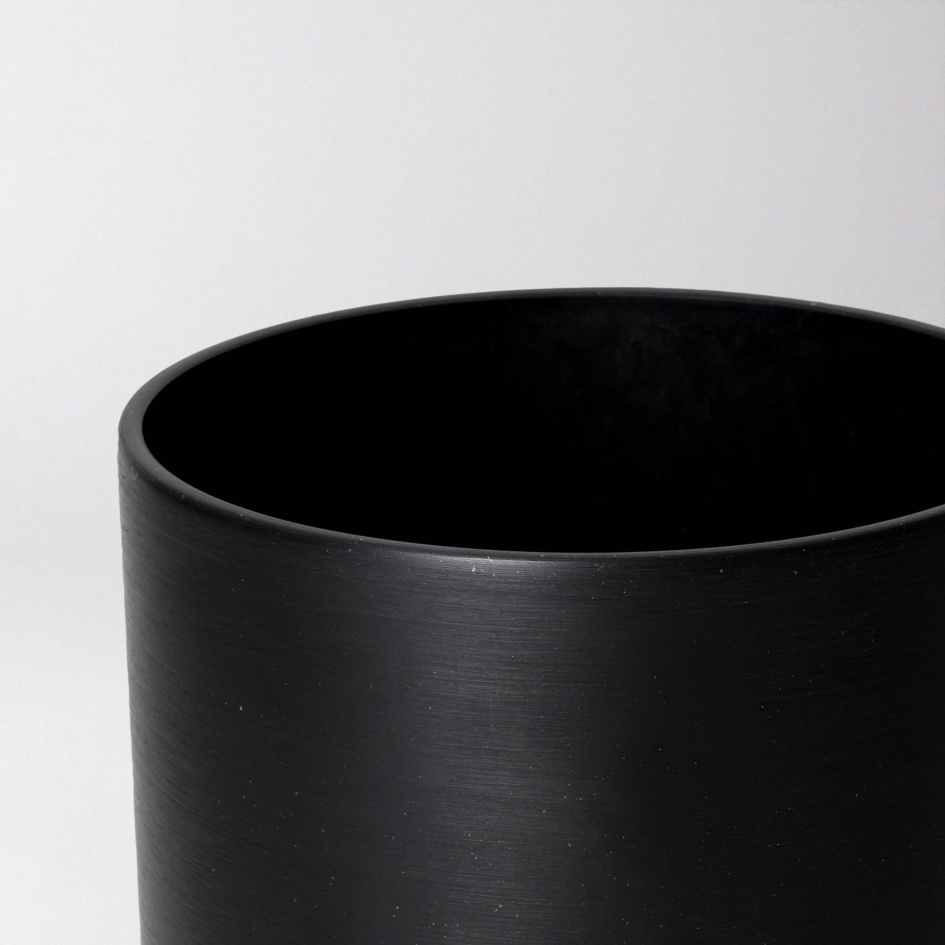 Beachwood- 9" Signature Stone Planter & Saucer