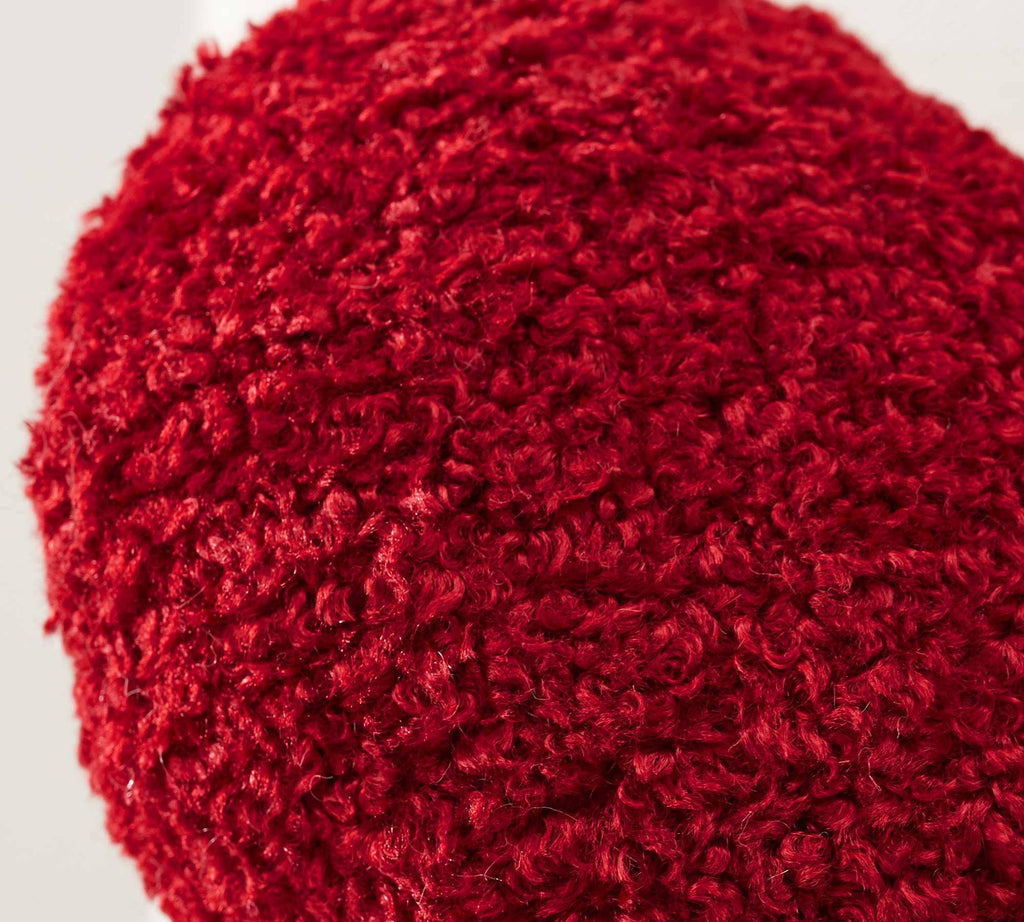 FLUFFERY - Heart-shaped plush throw pillow decoration