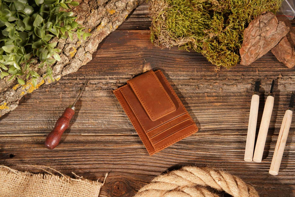 Leather Wallet with Magnet Clip: Brown