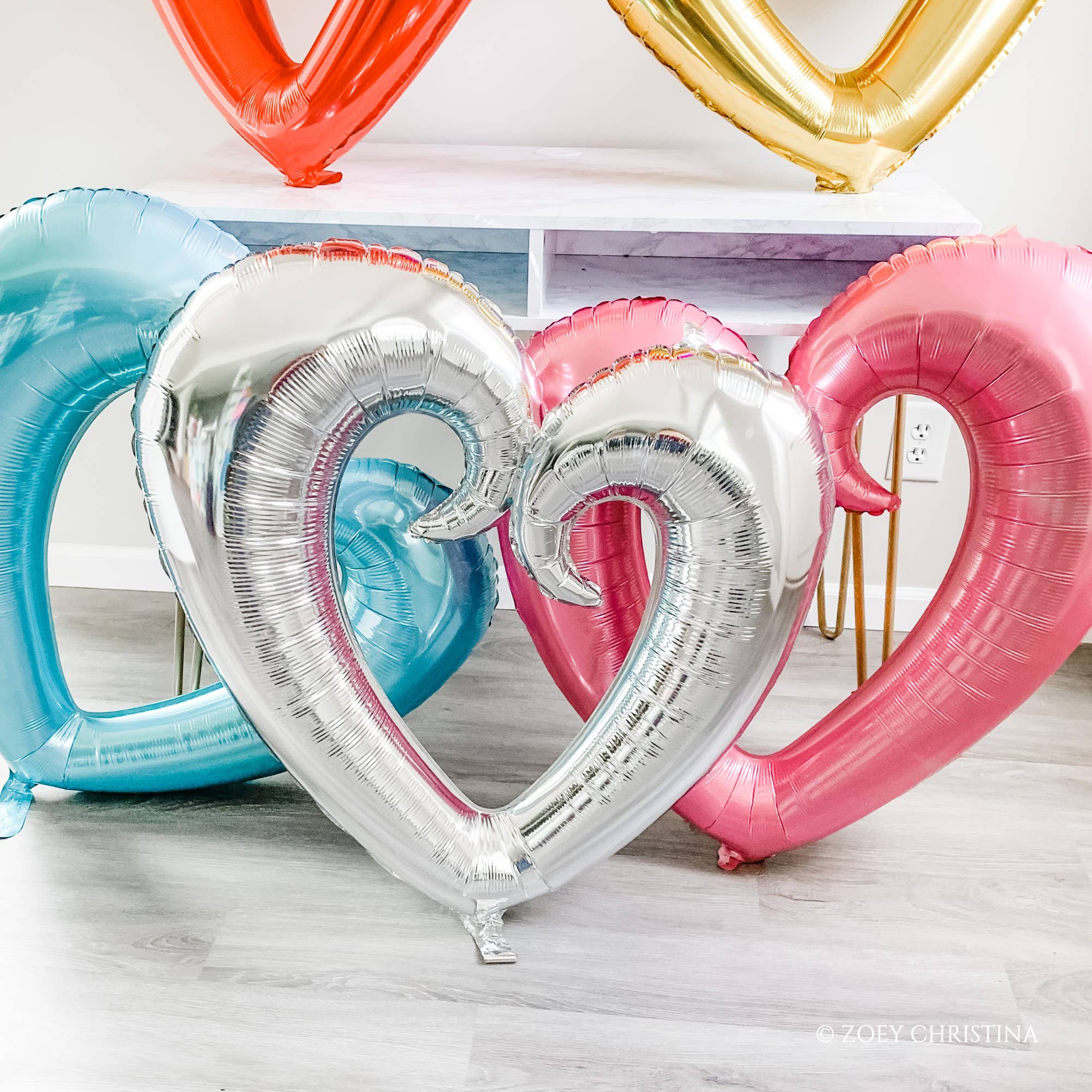 Zoey Christina - Jumbo Open Heart Shaped Balloon