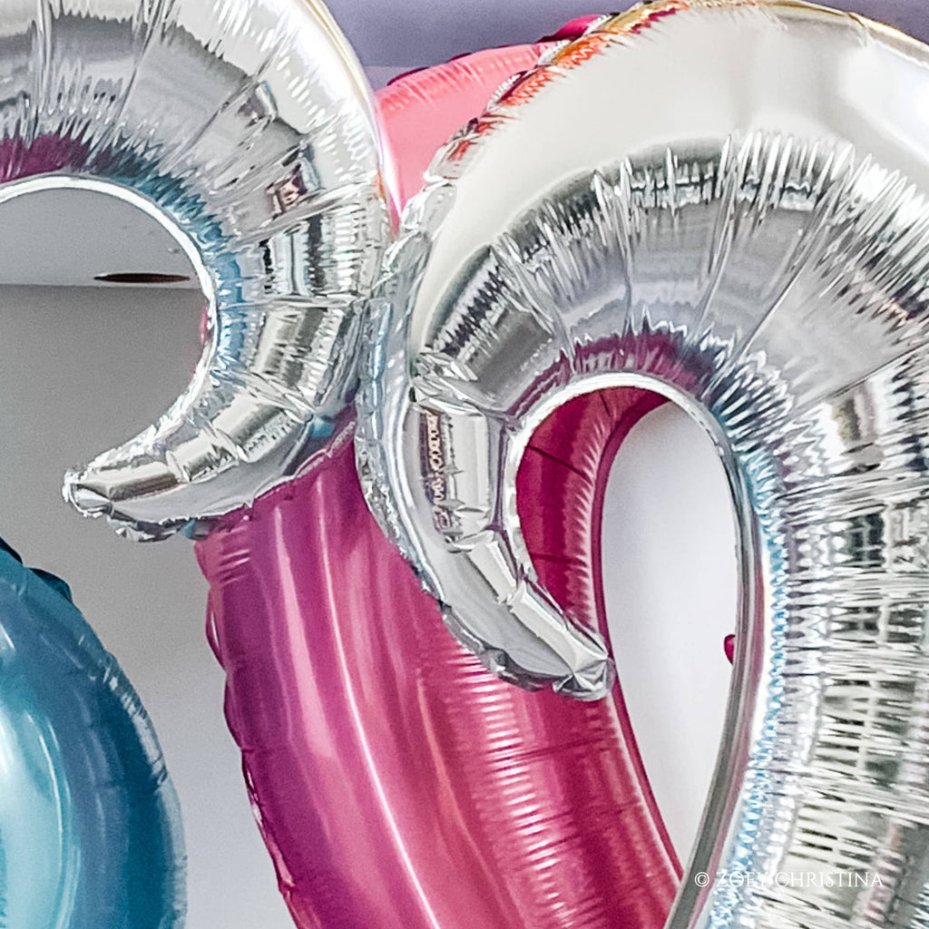 Zoey Christina - Jumbo Open Heart Shaped Balloon