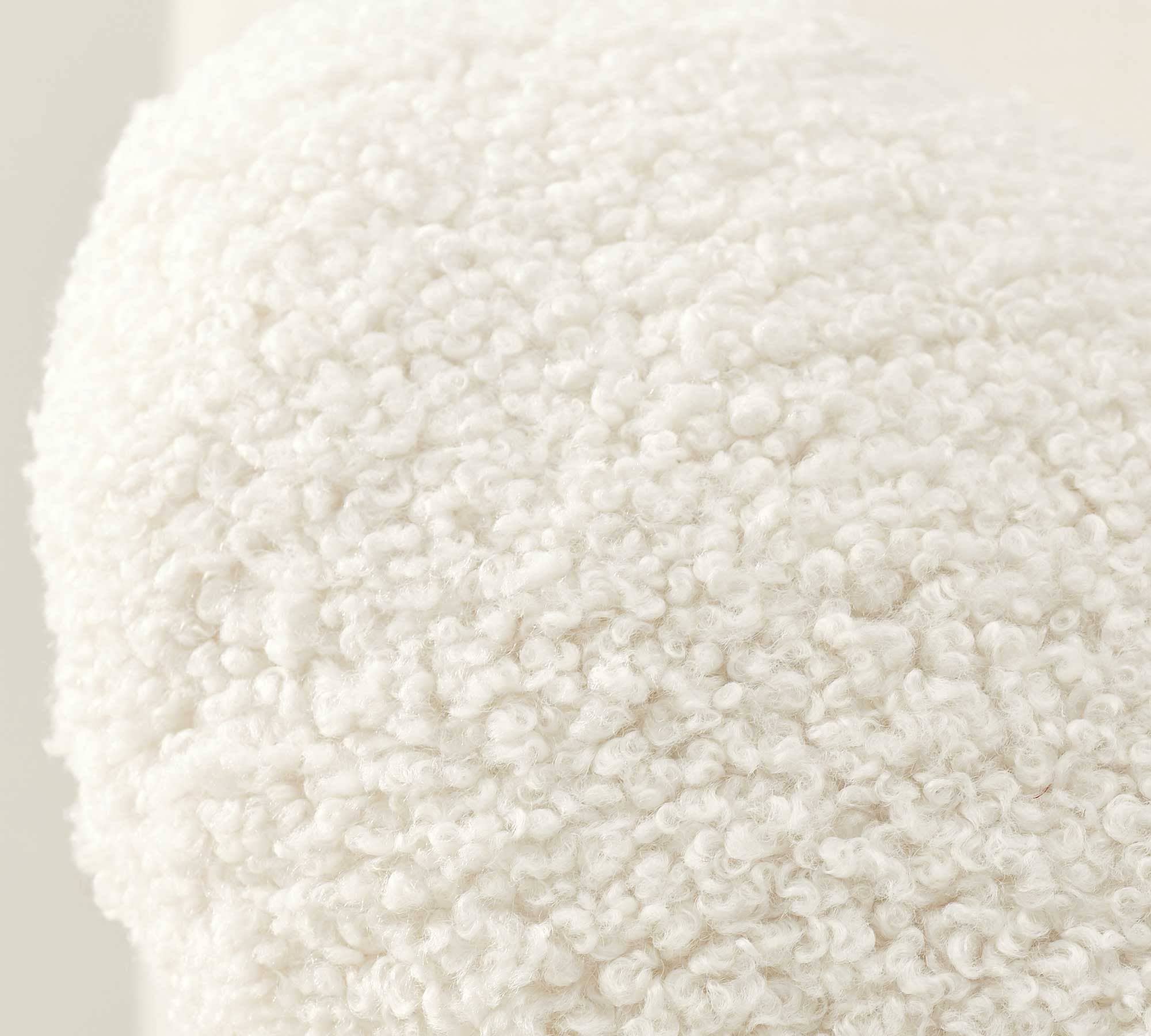 FLUFFERY - Heart-shaped plush throw pillow decoration