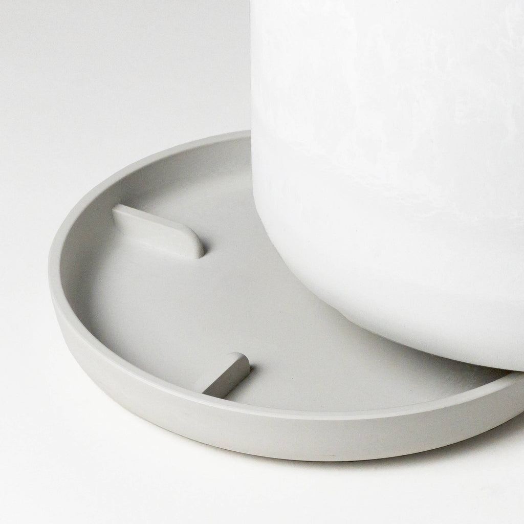 Beachwood- 9" Signature Stone Planter & Saucer