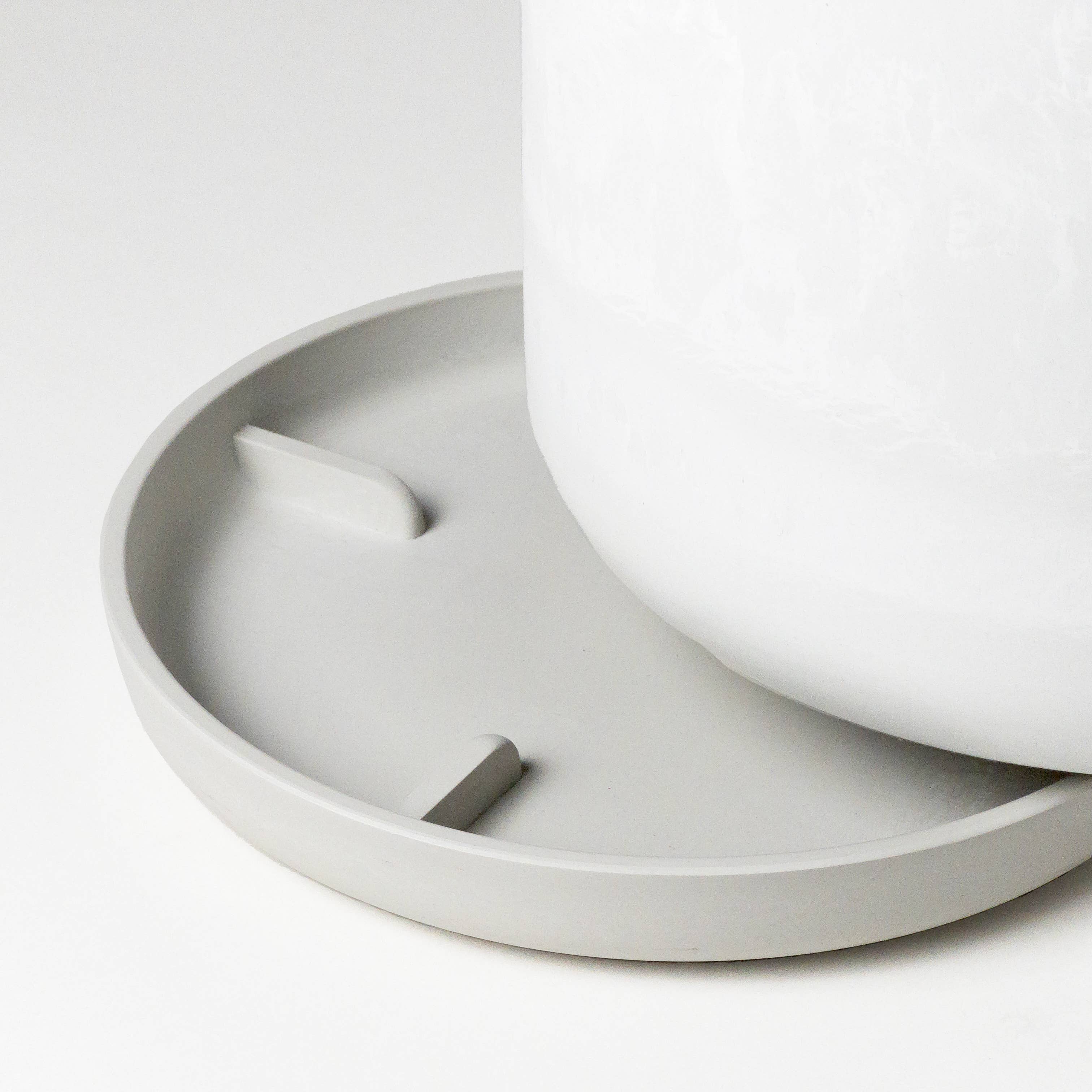 Beachwood- 9" Signature Stone Planter & Saucer