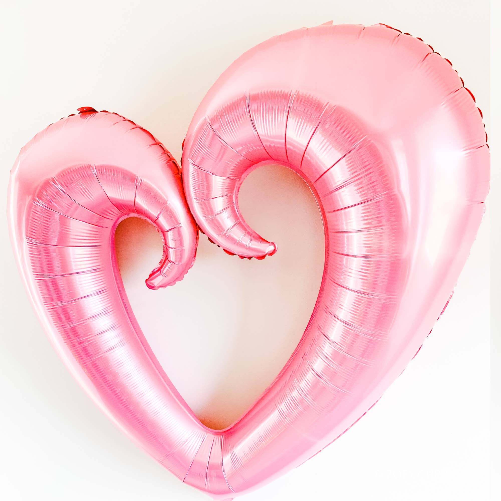 Zoey Christina - Jumbo Open Heart Shaped Balloon