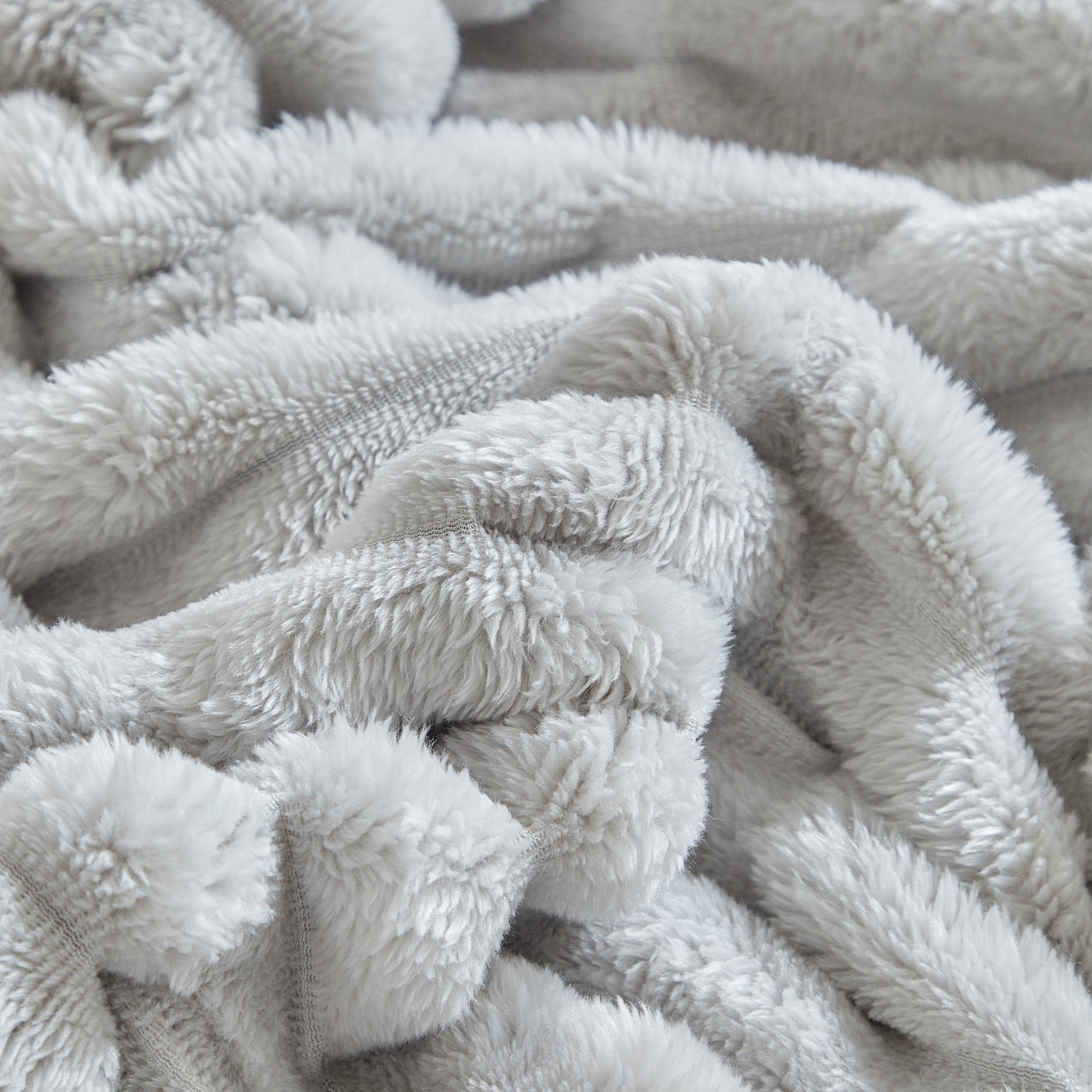 FLUFFERY - Stripe Fleece Throw – Ultra Plush Ribbed Blanket with 1.6" Wide Channel Texture