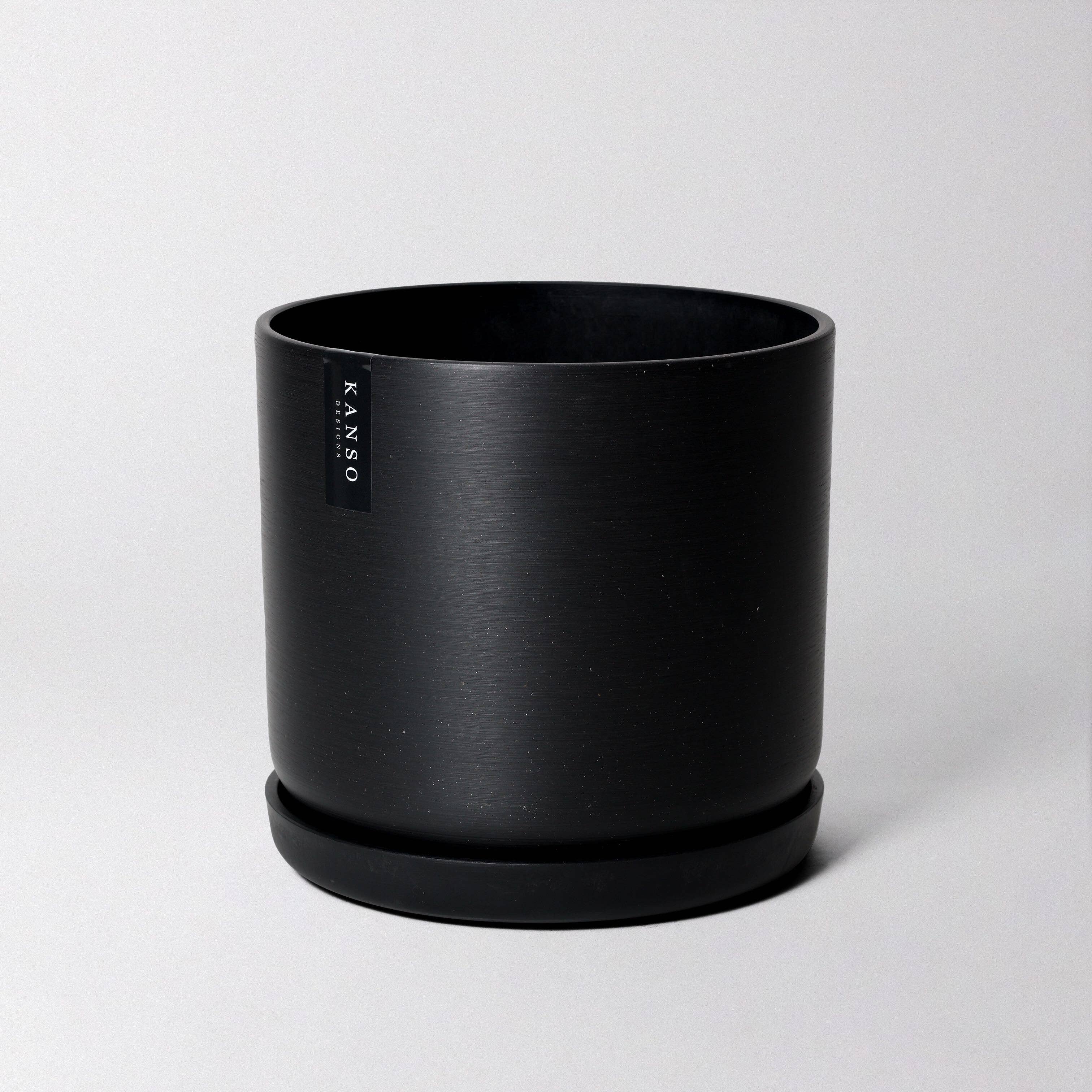 Beachwood- 9" Signature Stone Planter & Saucer